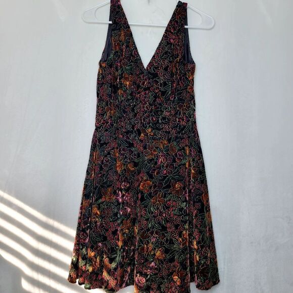 Steppin Out Dresses & Skirts - Vintage 90s Y2k Steppin Out Gold Embossed Floral Velvet Mini Dress Size 5